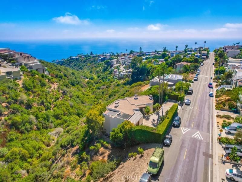 MLS #OC25190899 image #0