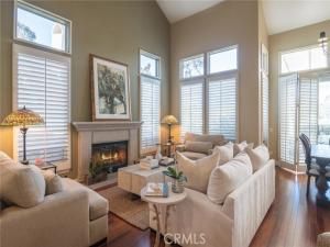 MLS #OC25191024 image #0