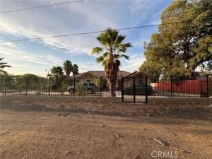 MLS #OC25191039 image #0