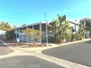 MLS #OC25191294 image #0