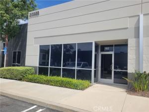 MLS #OC25191383 image #0