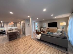 MLS #OC25191587 image #0