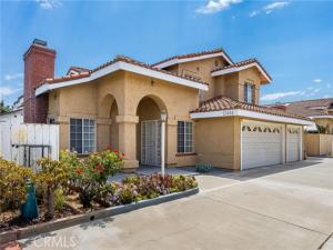 MLS #OC25191921 image #0