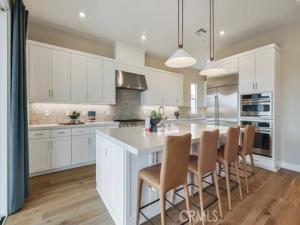 MLS #OC25192356 image #0