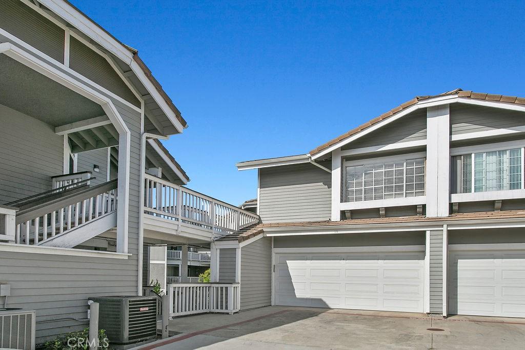 MLS #OC25192595 image #0