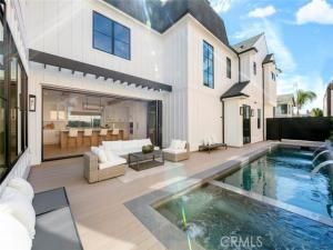 MLS #OC25193118 image #0