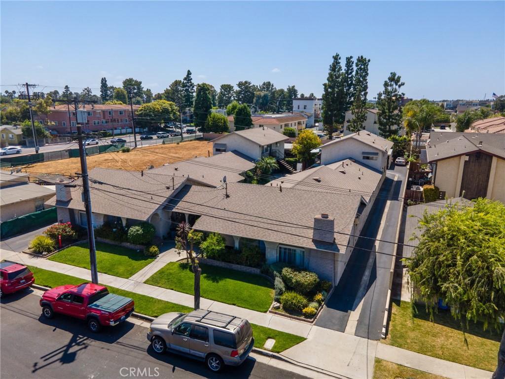 MLS #OC25193169 image #0