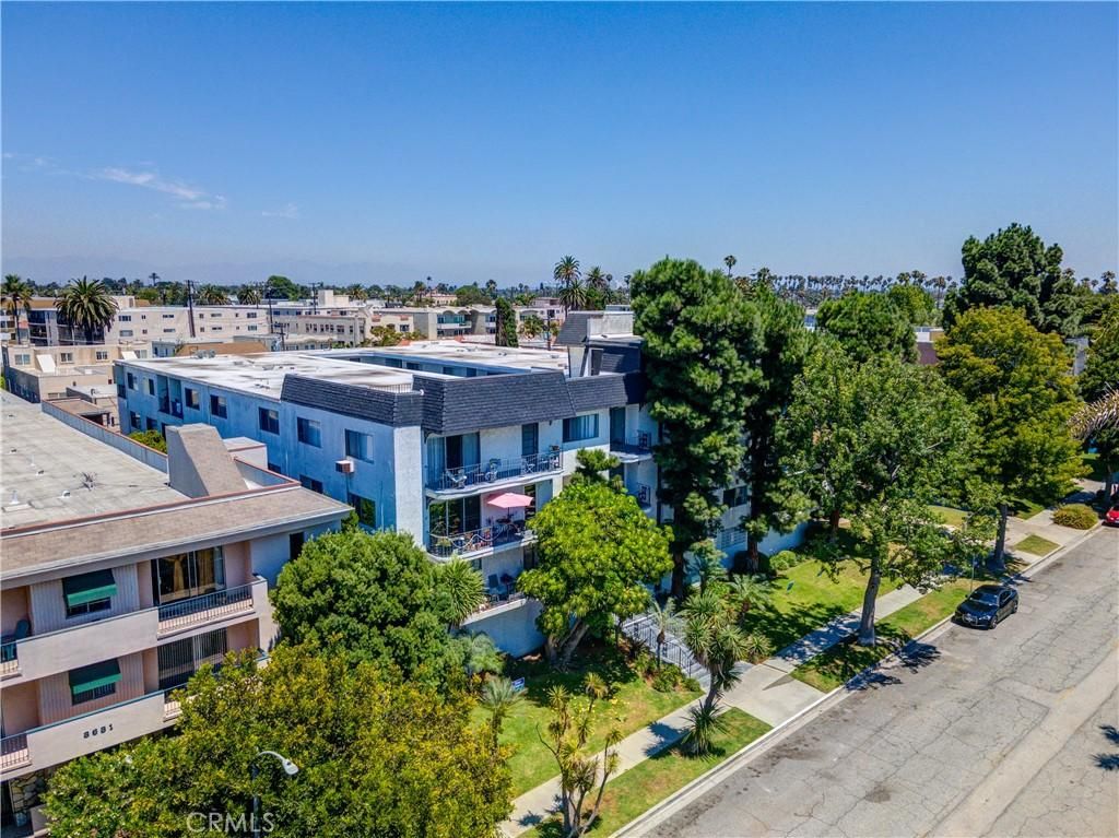 MLS #OC25194563 image #0