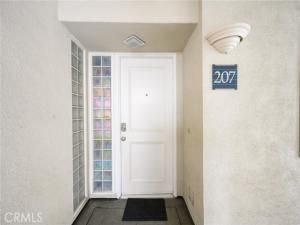 MLS #OC25195279 image #0