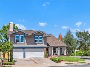 MLS #OC25195324 image #0