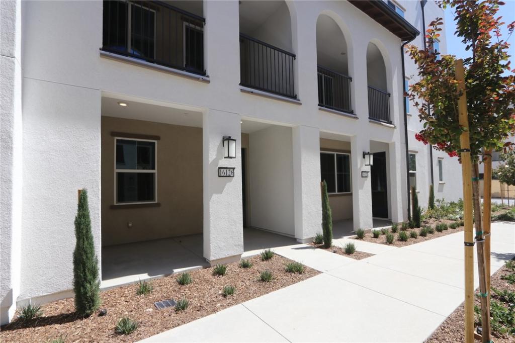 MLS #OC25195554 image #0