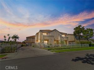 MLS #OC25195939 image #0