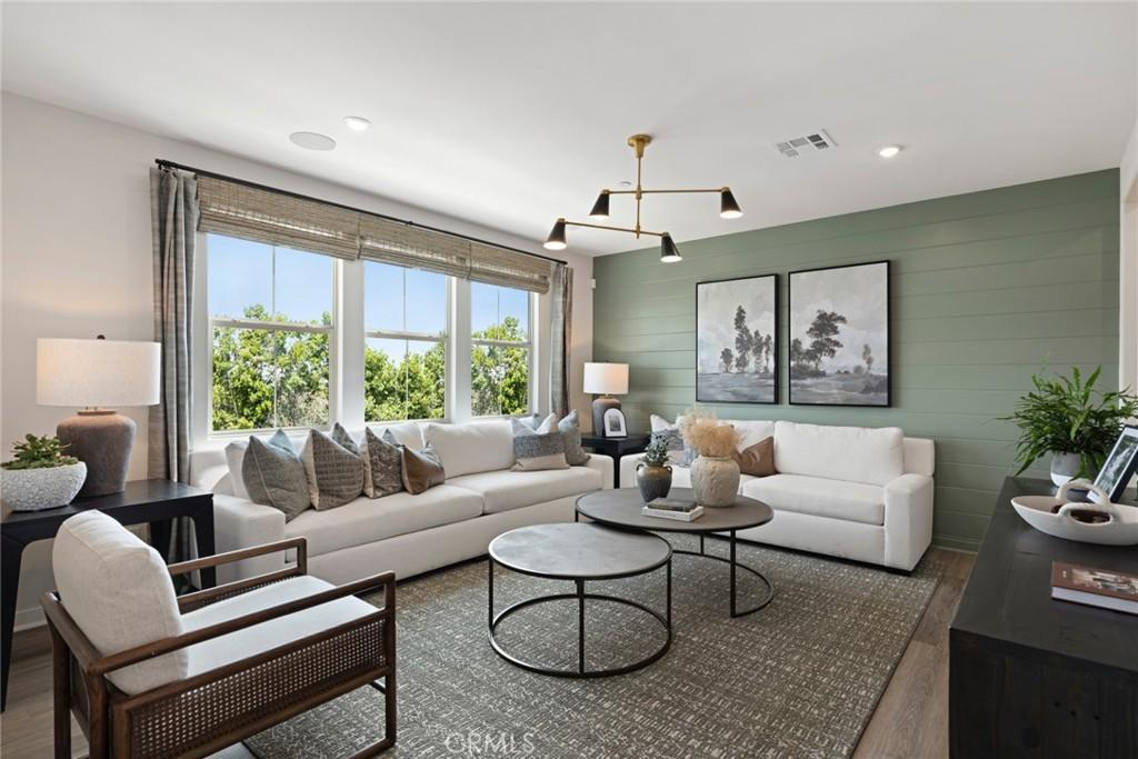 MLS #OC25196005 image #0