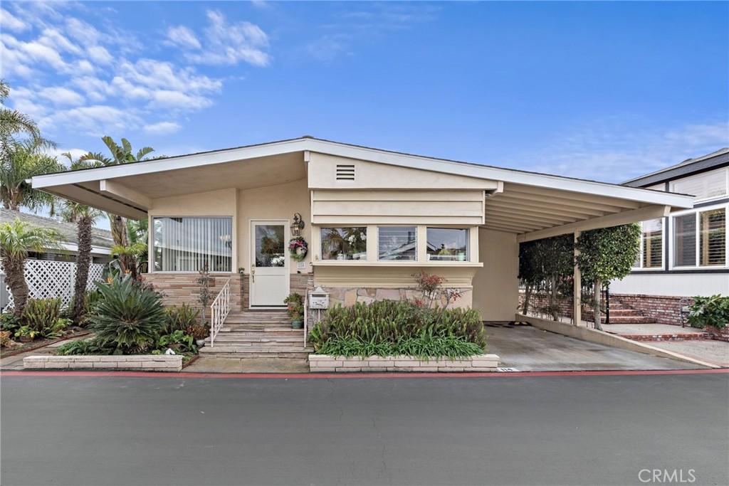 MLS #OC25197751 image #0