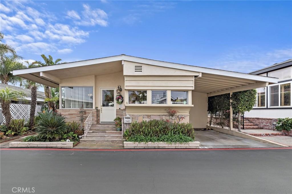 MLS #OC25197751 image #0