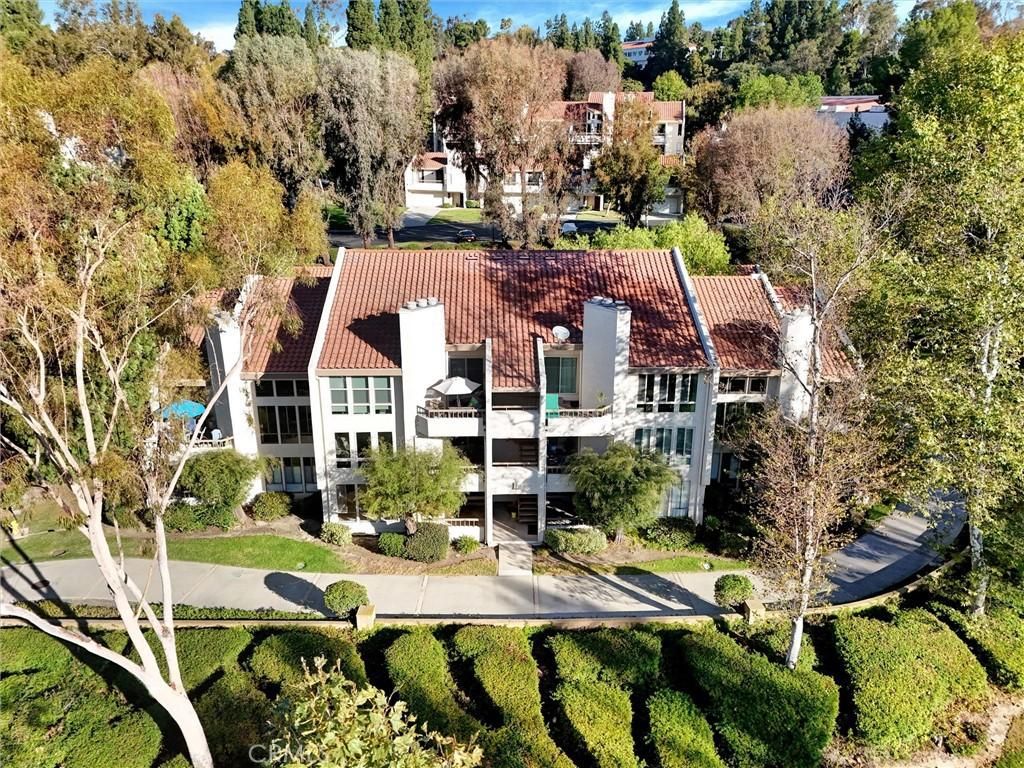 MLS #OC25197804 image #0