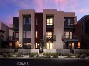 MLS #OC25198015 image #0