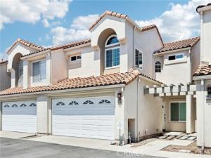 MLS #OC25199065 image #0