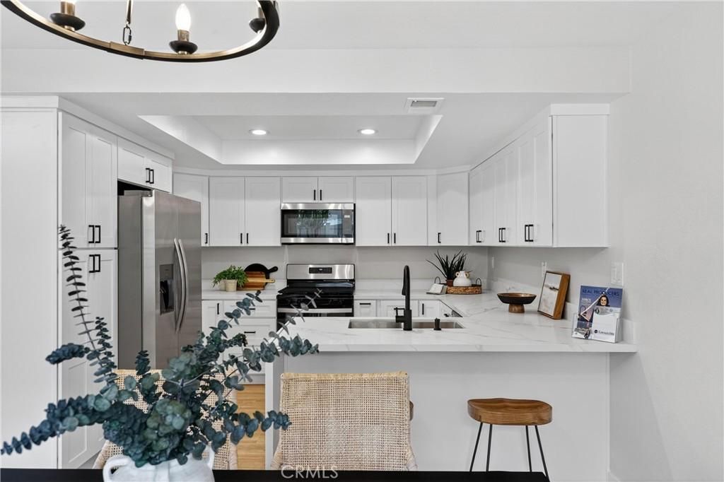 MLS #OC25199359 image #0