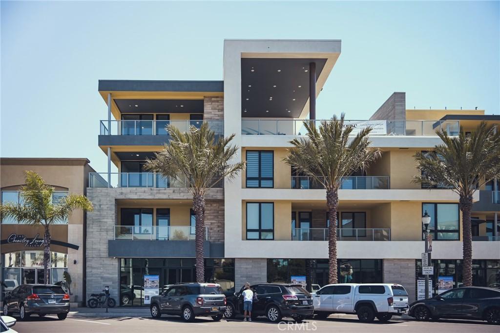 MLS #OC25199384 image #0