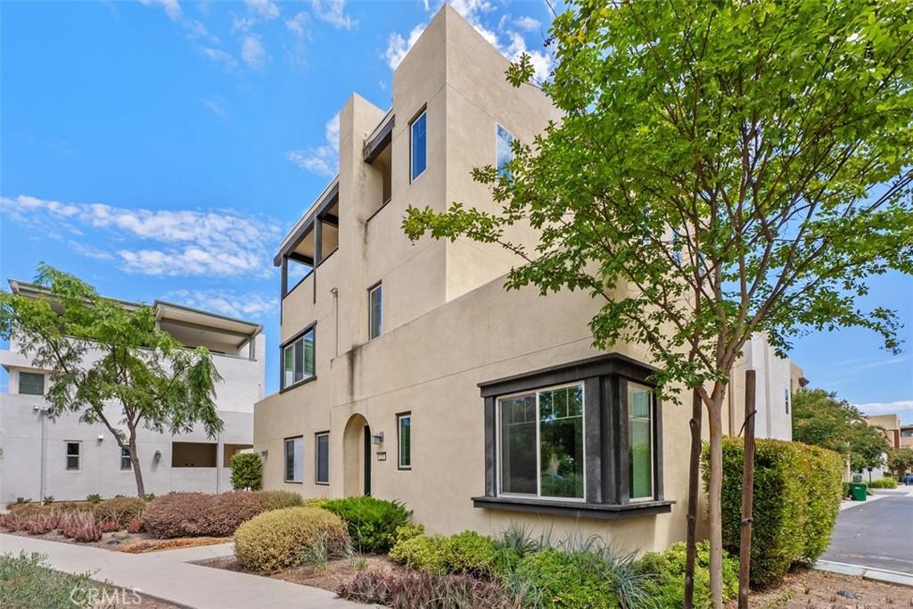 MLS #OC25199573 image #0