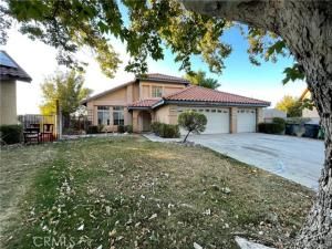 MLS #OC25200363 image #0