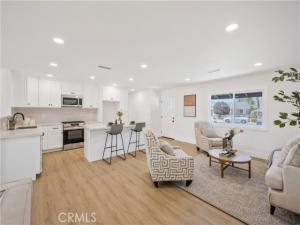 MLS #OC25200560 image #0