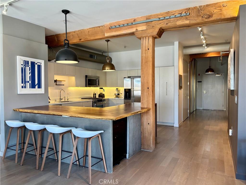 MLS #OC25200682 image #0