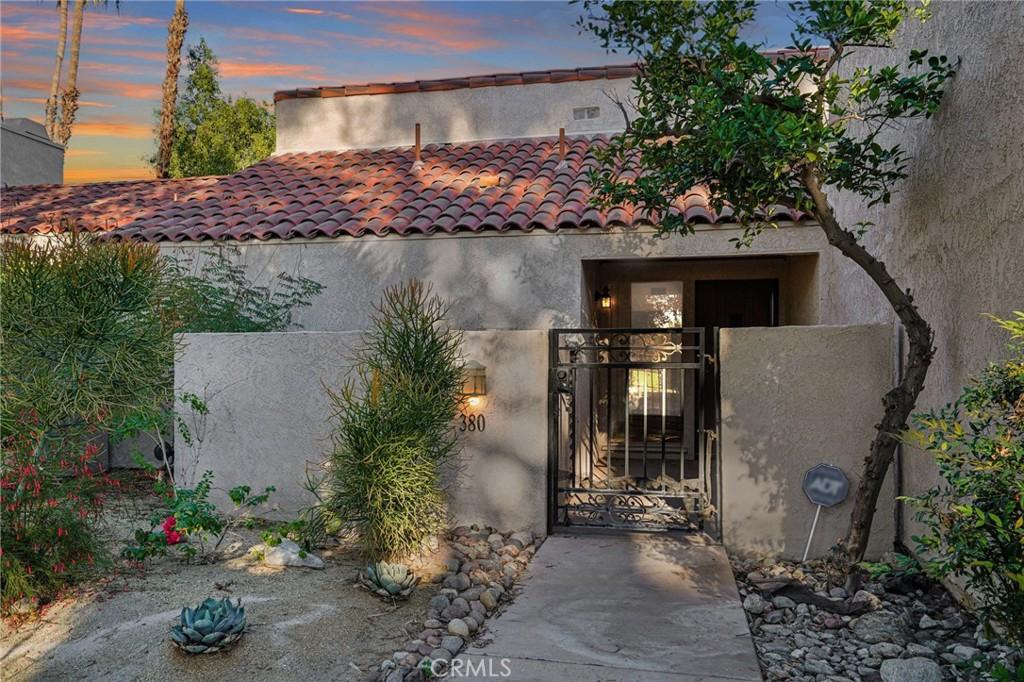 MLS #OC25200796 image #0