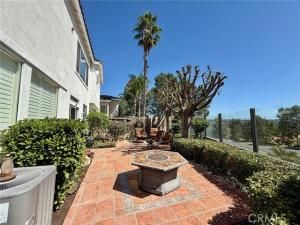 MLS #OC25201347 image #0