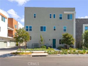 MLS #OC25201687 image #0