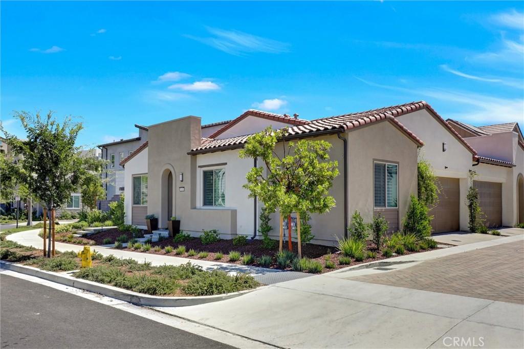 MLS #OC25201863 image #0