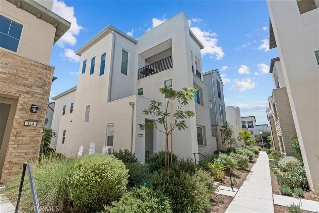 MLS #OC25202309 image #0