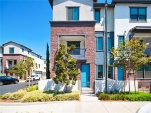 MLS #OC25203200 image #0