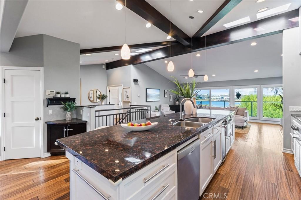 MLS #OC25203529 image #0