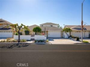 MLS #OC25203580 image #0