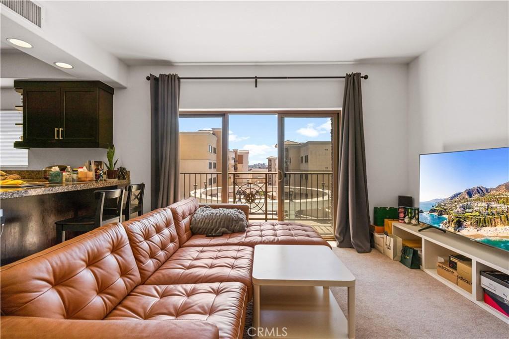 MLS #OC25203978 image #0