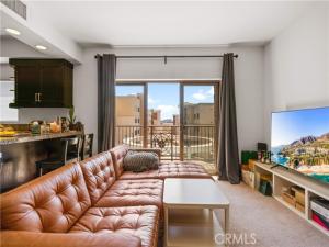 MLS #OC25203978 image #0