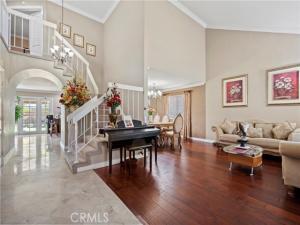 MLS #OC25207950 image #0