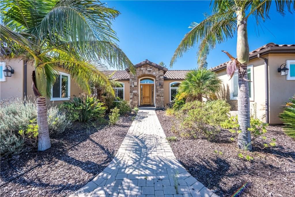 MLS #OC25214429 image #0