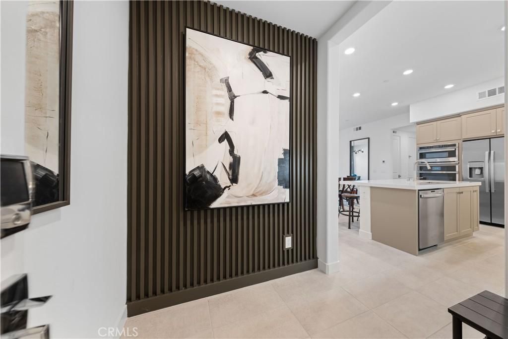 MLS #OC25214827 image #0