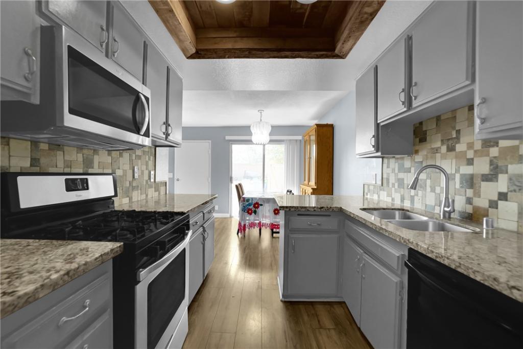 MLS #OC25215192 image #0