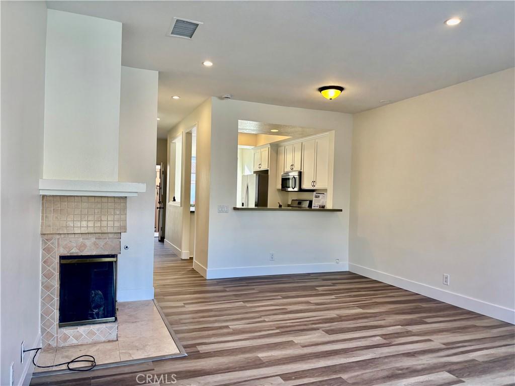 MLS #OC25215514 image #0