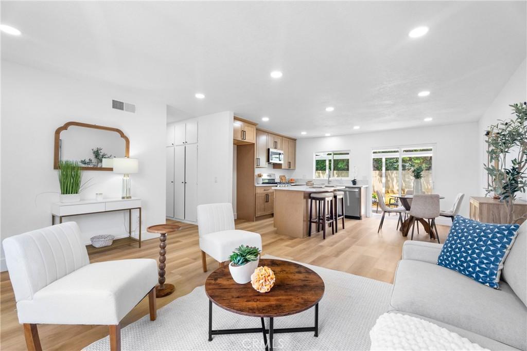 MLS #OC25215681 image #0