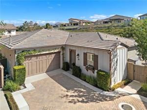 MLS #OC25216026 image #0