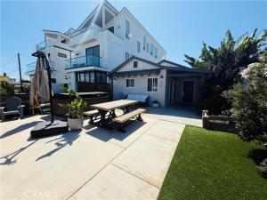 MLS #OC25216185 image #0