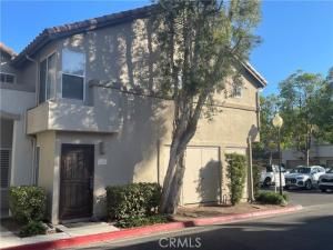 MLS #OC25216280 image #0