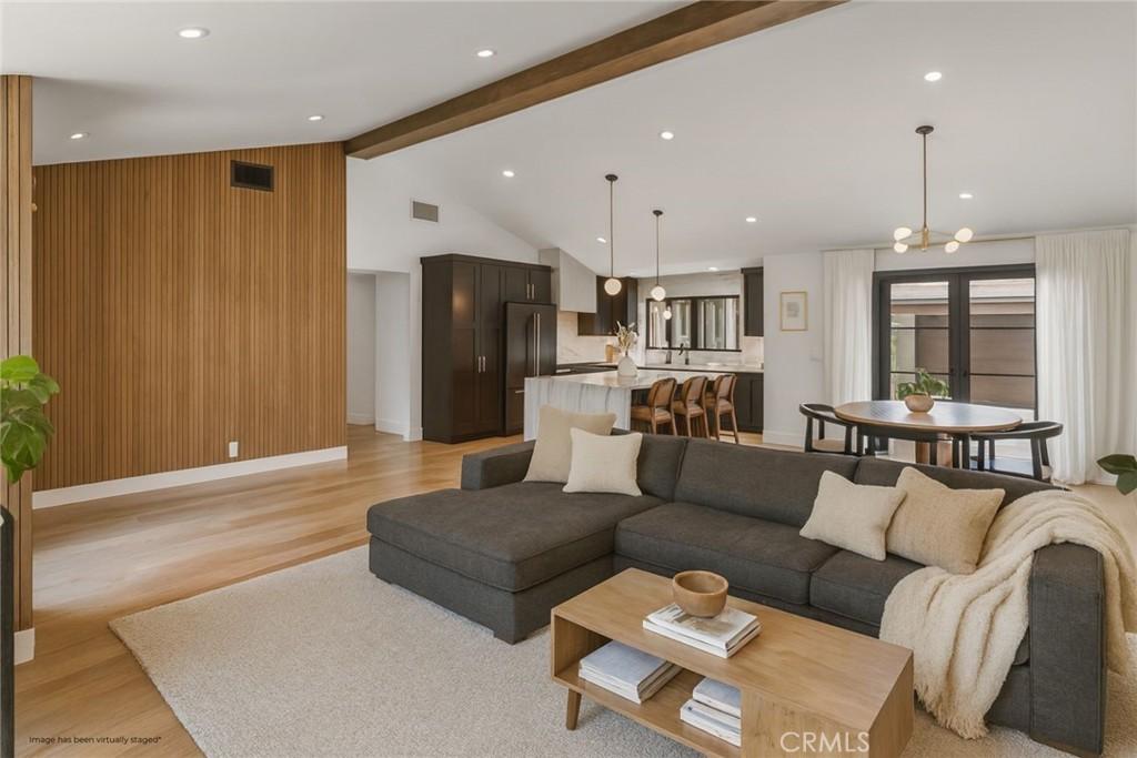 MLS #OC25216334 image #0