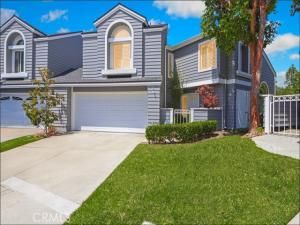 MLS #OC25216435 image #0