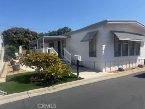 MLS #OC25217497 image #0